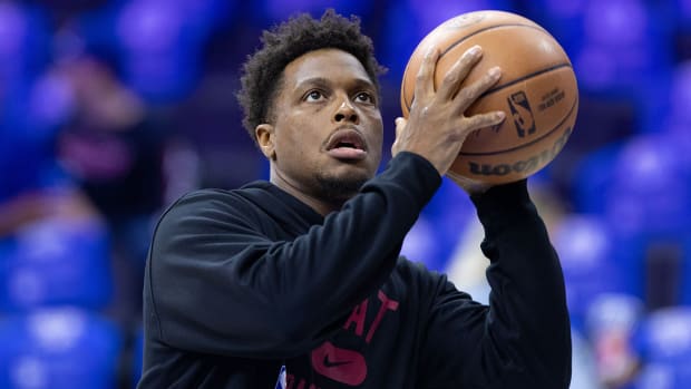 Kyle Lowry warming up for the Heat.